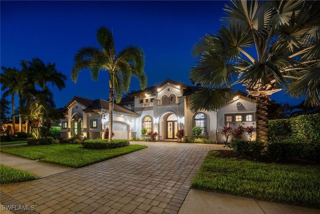 7788 Classics DR, Naples, FL 34113
