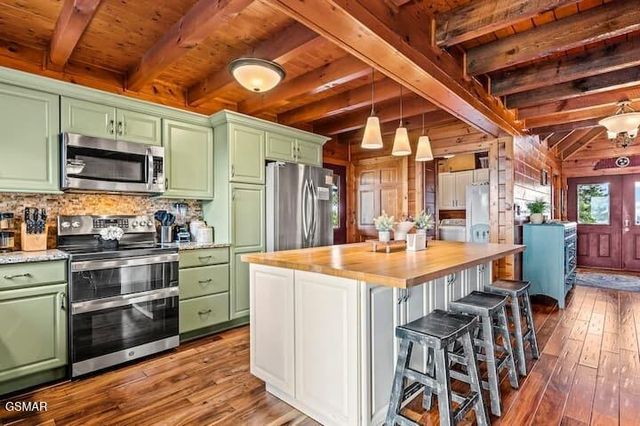 2491 Black Bear Ridge Way, Sevierville, TN 37862