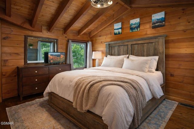 2491 Black Bear Ridge Way, Sevierville, TN 37862