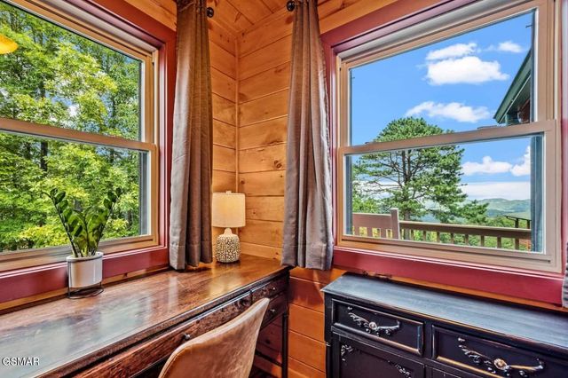 2491 Black Bear Ridge Way, Sevierville, TN 37862