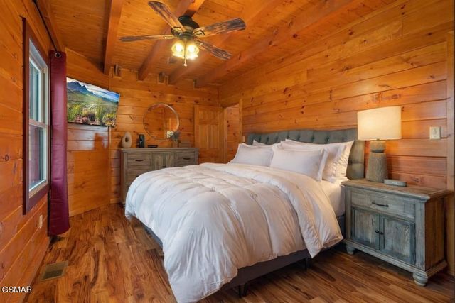 2491 Black Bear Ridge Way, Sevierville, TN 37862