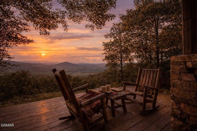 2491 Black Bear Ridge Way, Sevierville, TN 37862