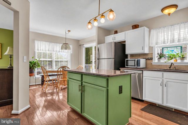 91 OAK RIDGE LN, Manahawkin, NJ 08050