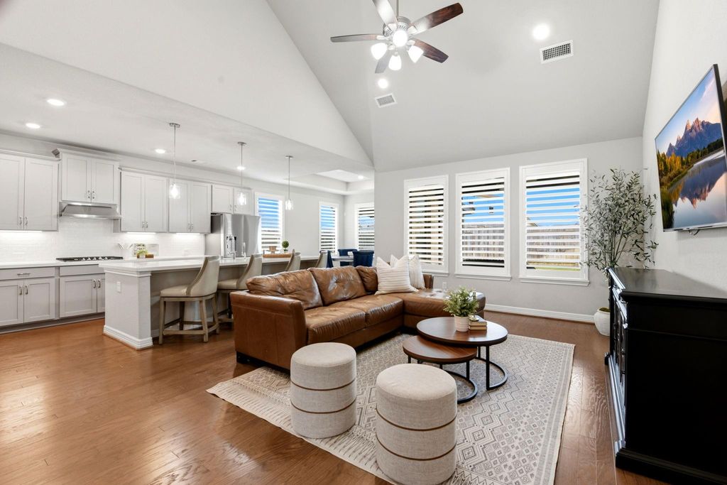 30910 Laurel Creek Lane, Conroe, TX 77385