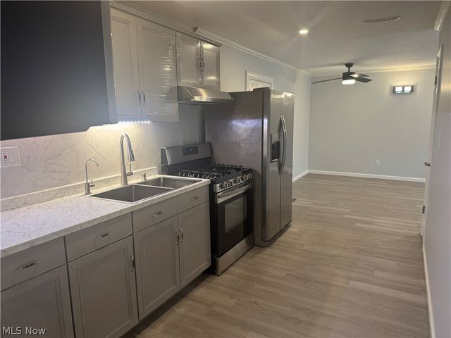 25735 Lorain Road 304, North Olmsted, OH 44070