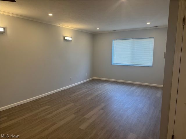 25735 Lorain Road 304, North Olmsted, OH 44070
