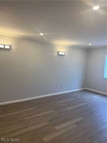 25735 Lorain Road 304, North Olmsted, OH 44070