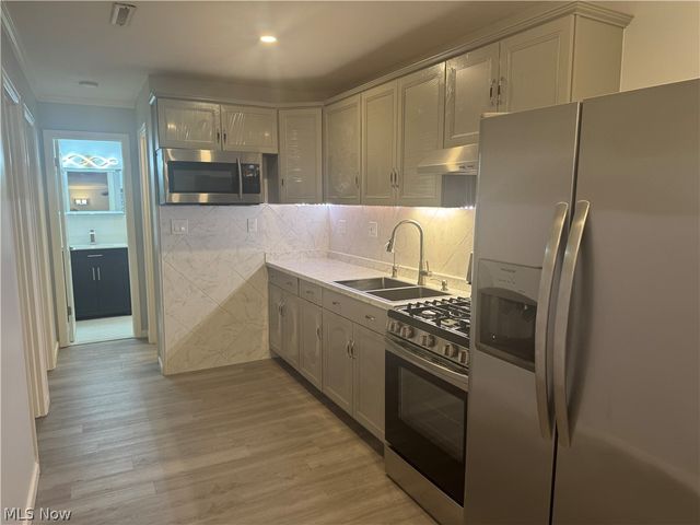 25735 Lorain Road 304, North Olmsted, OH 44070