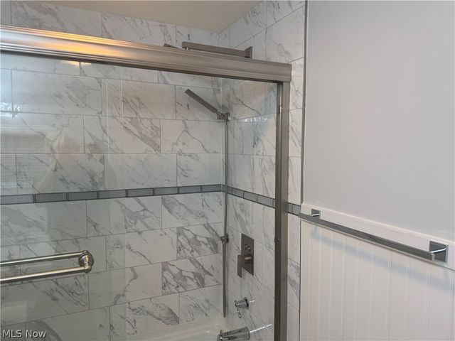 25735 Lorain Road 304, North Olmsted, OH 44070