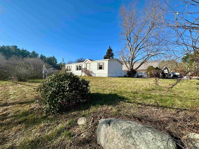 1 Lee Hook Road, Newmarket, NH 03857