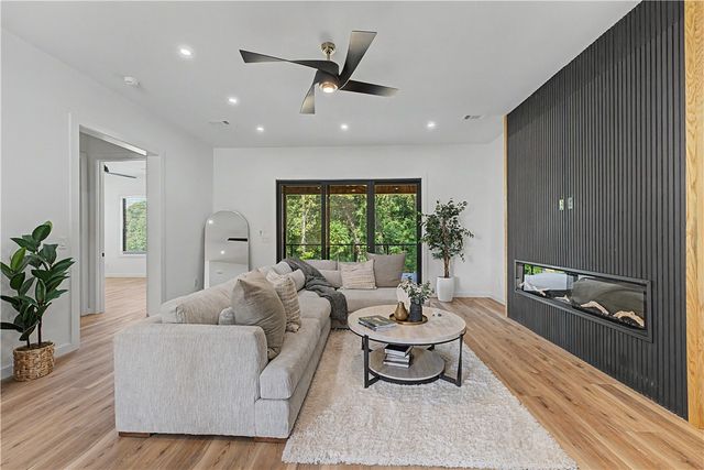 1 Taransay Drive, Bella Vista, AR 72715