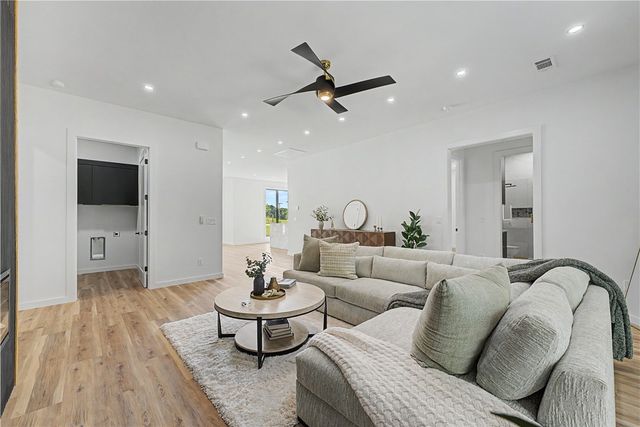 1 Taransay Drive, Bella Vista, AR 72715