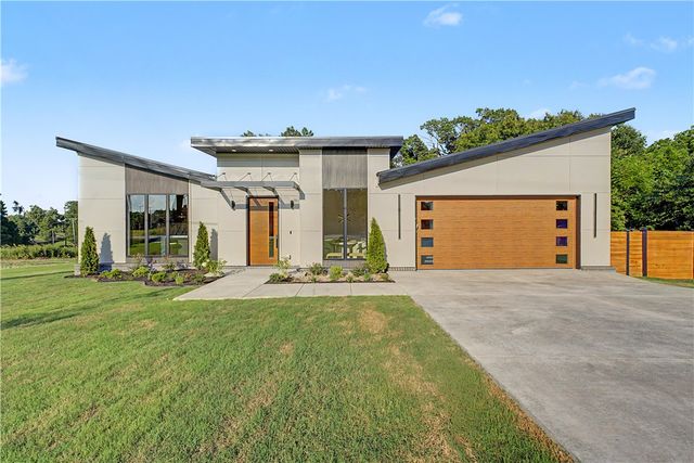 1 Taransay Drive, Bella Vista, AR 72715