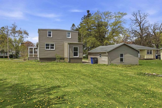 400 DAKOTA STREET, Oshkosh, WI 54902