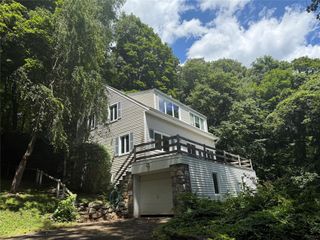 95 Peekskill Hollow Road, Putnam Valley, NY 10579
