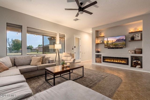 18811 W COLLEGE Drive, Litchfield Park, AZ 85340