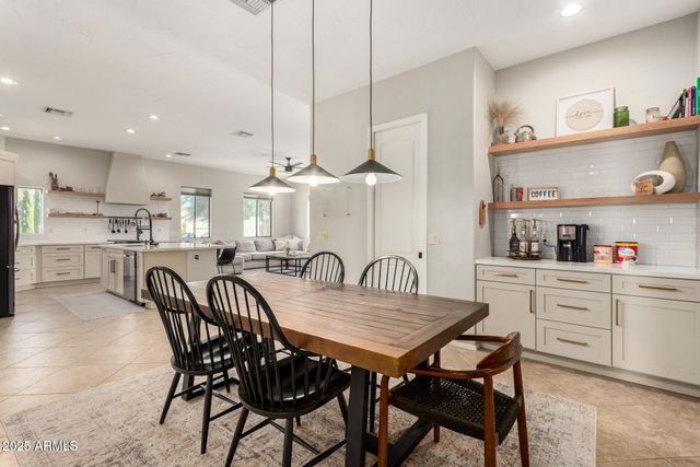 18811 W COLLEGE Drive, Litchfield Park, AZ 85340