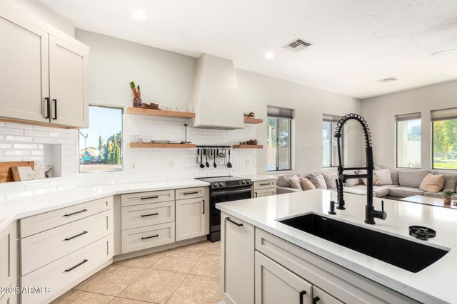 18811 W COLLEGE Drive, Litchfield Park, AZ 85340