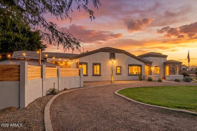 18811 W COLLEGE Drive, Litchfield Park, AZ 85340