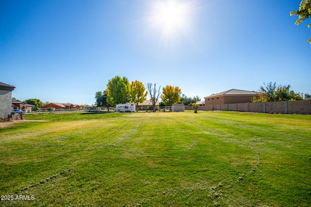 18811 W COLLEGE Drive, Litchfield Park, AZ 85340