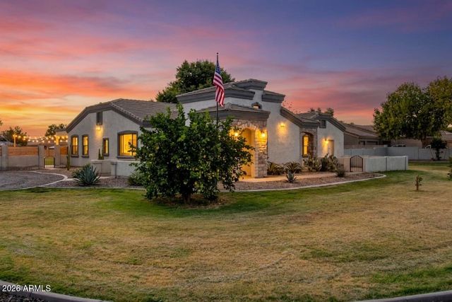 18811 W COLLEGE Drive, Litchfield Park, AZ 85340