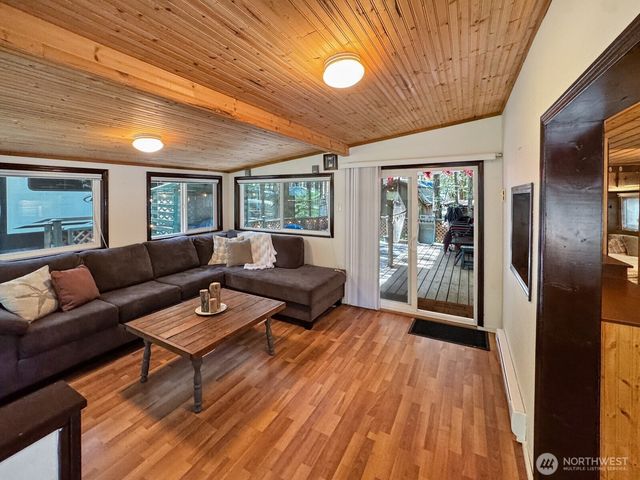 107 3 Sunset Circle, Deming, WA 98244