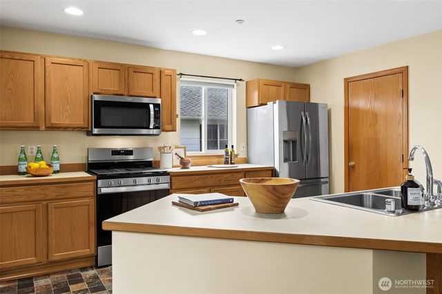 2245 McDonald Avenue, Dupont, WA 98327