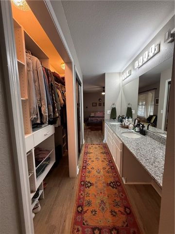 1431 N Genoa Avenue, Fayetteville, AR 72704