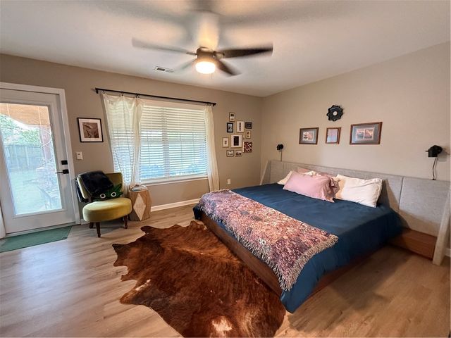 1431 N Genoa Avenue, Fayetteville, AR 72704