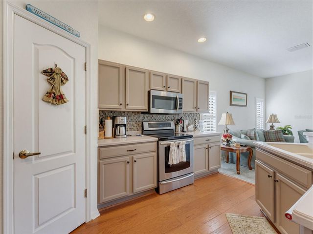 2542 SANDY HILL COURT, Holiday, FL 34691