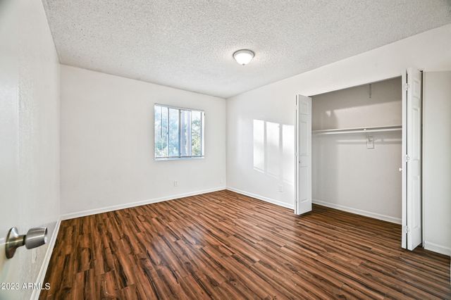 436 W CLARK Street 201, Mesa, AZ 85201