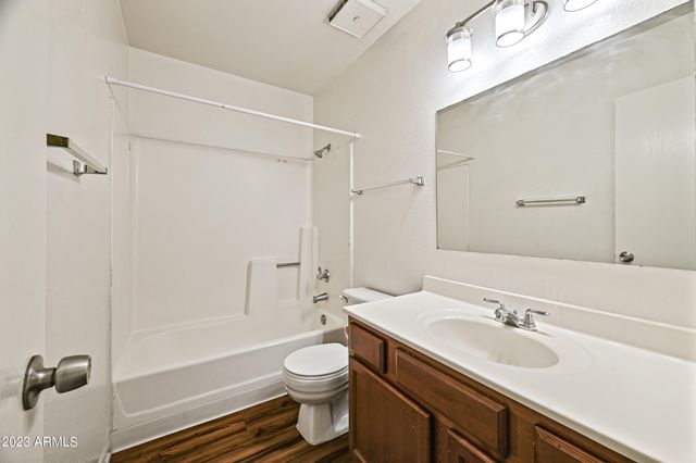 436 W CLARK Street 201, Mesa, AZ 85201