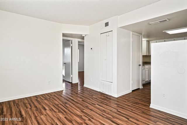 436 W CLARK Street 201, Mesa, AZ 85201