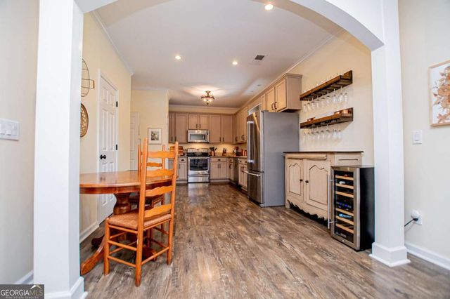 105 Meadow Side Court, Carrollton, GA 30116