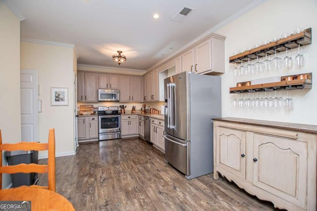 105 Meadow Side Court, Carrollton, GA 30116