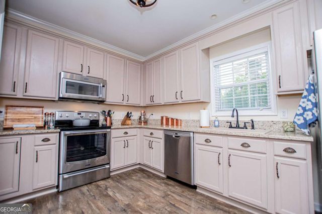 105 Meadow Side Court, Carrollton, GA 30116