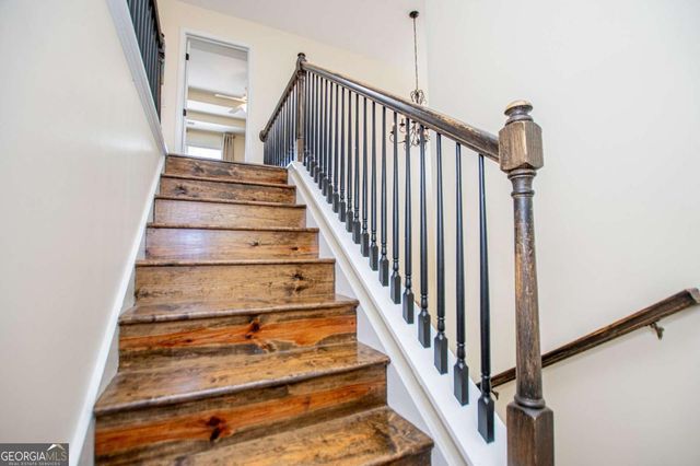 105 Meadow Side Court, Carrollton, GA 30116