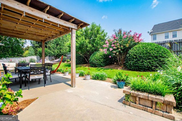 105 Meadow Side Court, Carrollton, GA 30116