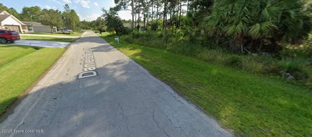 718 Daniels Avenue SW, Palm Bay, FL 32908