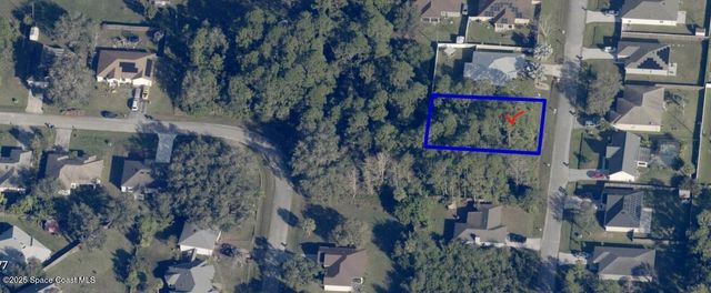 718 Daniels Avenue SW, Palm Bay, FL 32908
