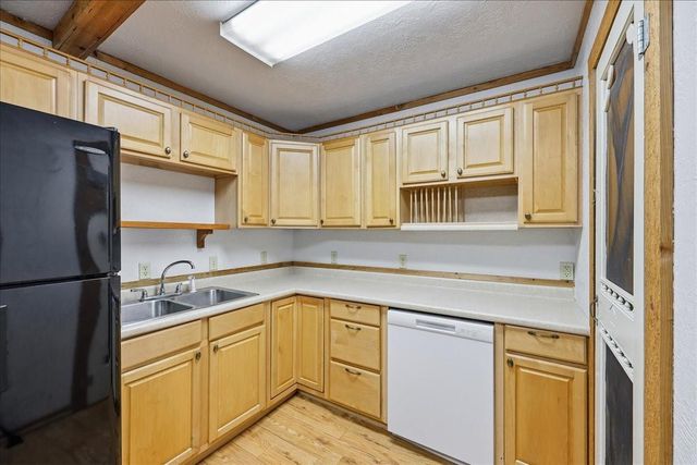 2003 Gary Avenue, Nederland, TX 77627