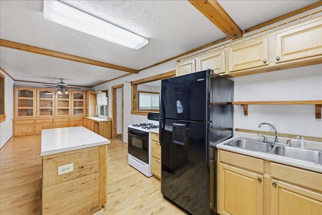 2003 Gary Avenue, Nederland, TX 77627