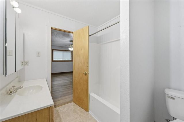 2003 Gary Avenue, Nederland, TX 77627