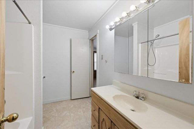 2003 Gary Avenue, Nederland, TX 77627