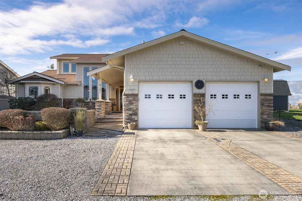 4121 Saltspring Drive, Ferndale, WA 98248