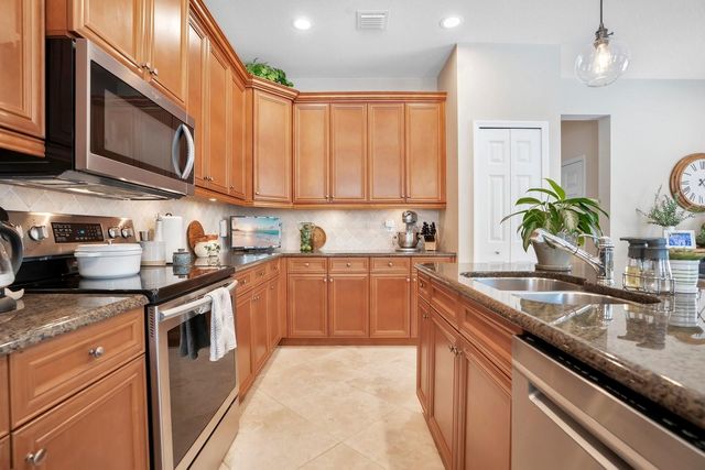 2268 OSPREY AVENUE, Orlando, FL 32814