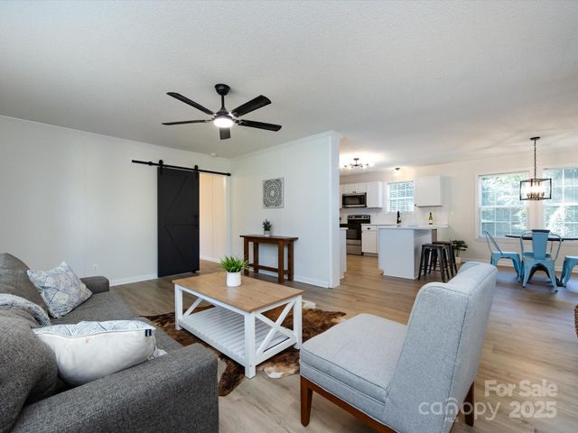 907 E 4th Avenue, Gastonia, NC 28054