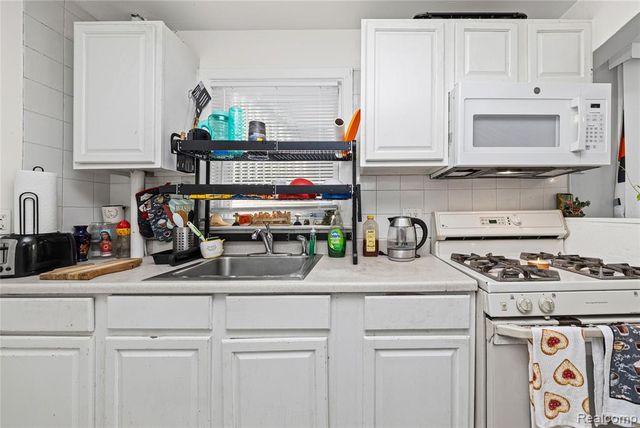 21857 Le Fever Avenue, Warren, MI 48091