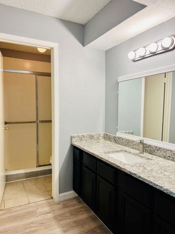 7627 Candlegreen Lane, Houston, TX 77071