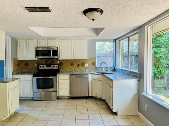 7627 Candlegreen Lane, Houston, TX 77071